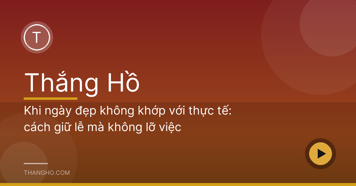 Hai thế hệ cùng bàn kế hoạch bên tấm lịch và cuốn sổ tay