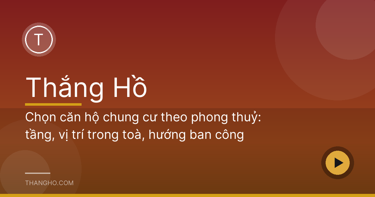 Ban công căn hộ chung cư nhìn ra thành phố buổi sáng