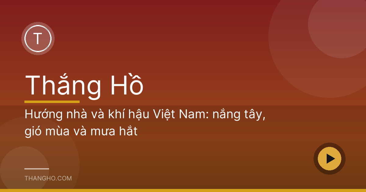 Mặt tiền nhà phố có mái hiên sâu và lam chắn nắng che hướng tây